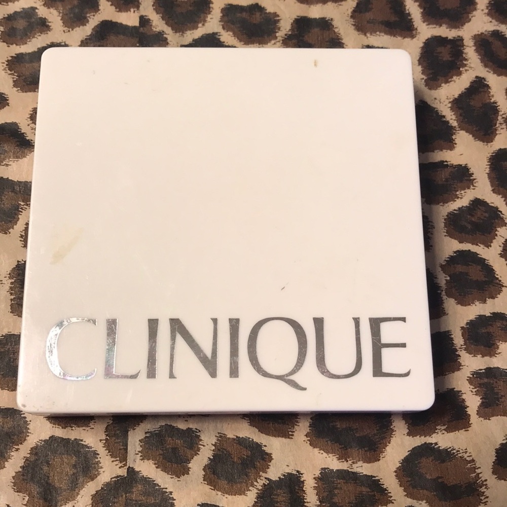 Small Clinique pallet.